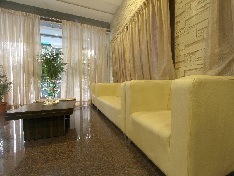 העיר בנגלור Capital O 70534 Habitat Suites And Rooms מראה חיצוני תמונה